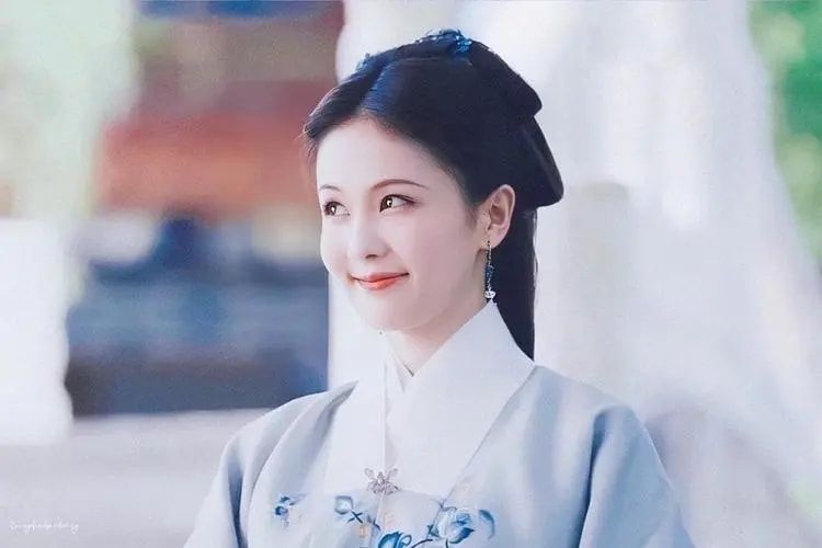 白梦妍|她曾连拍7部女主都没红，却仍被于正力捧，如今已是“爆款小花”