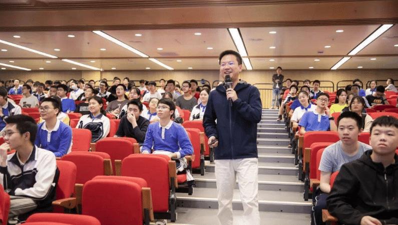 林小雪|95后大学生辞职信火了，原因很是嚣张，老板看后觉得自己欠员工的