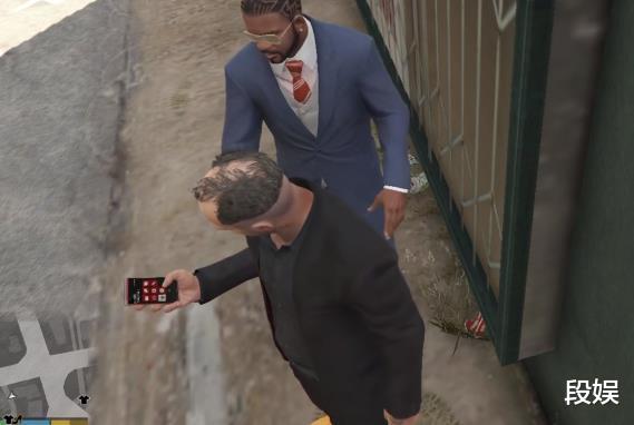 侠盗猎车手|《GTA5》中三位主角都使用什么牌子的手机？与现实真实品牌对标！