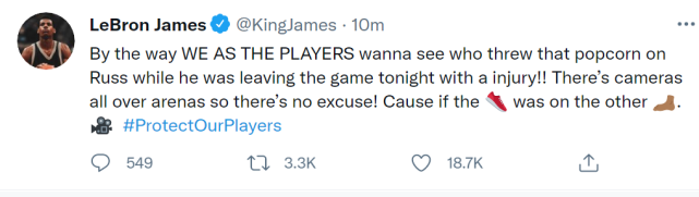 威斯布鲁克|冲上热搜+詹皇力挺！威少回应被扔爆米花：没人敢在街上这样对我