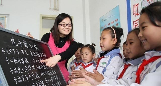 家有二宝育儿|教育部下发的通知，让中小学生腰杆子挺起来了，家长表示早该如此