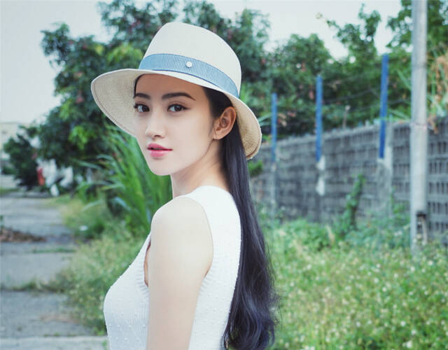 景甜|找到了！景甜背后金主原来是他！16岁被他拿下，后成立公司专捧她