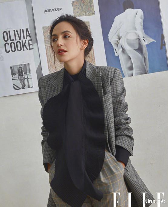 刘烨|刘烨大手笔！影院包场为老婆庆生，混血娇妻穿羊毛大衣颜值高级似明星