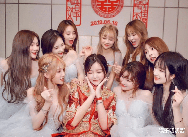 韩安冉|韩安冉住院太可怜：亲妈带货，前夫陪兜儿直播，现任老公不知所踪