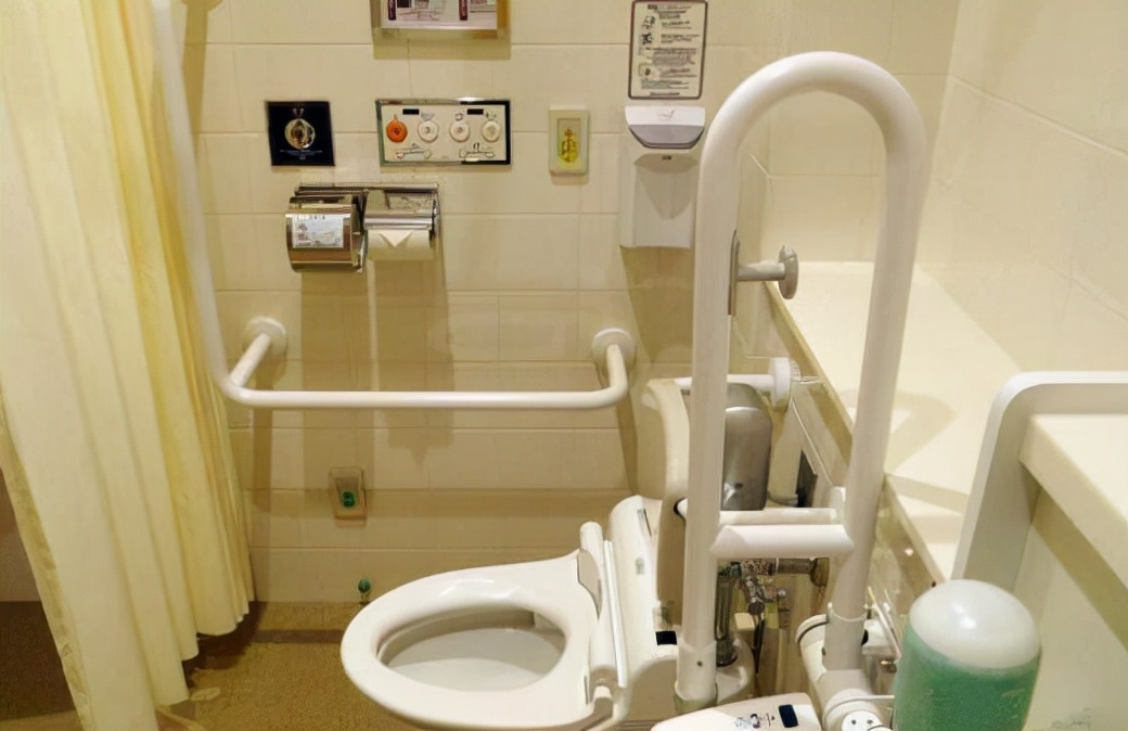 马桶带有音响？没想到日本的卫生间，已经“人性化”到这种程度了