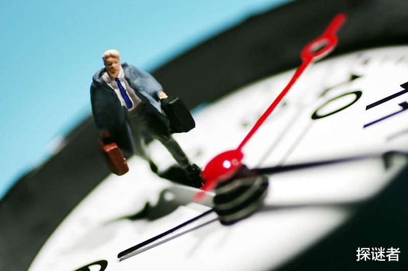 我们其实是生活在过去？三个令人细思极恐的宇宙谜题，究竟告诉我们怎样的真相？