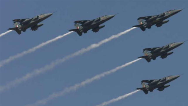 美俄罕見立場一致！千枚導彈大批戰機運抵印度，網友：我們被騙瞭-圖2