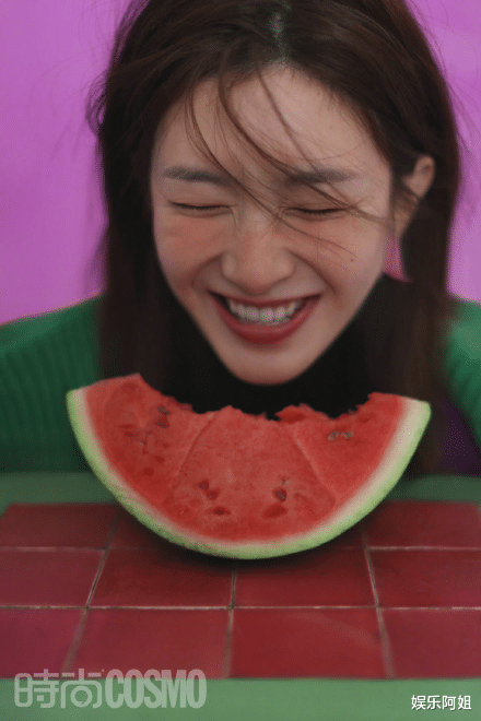 孙俪|女星十一月刊封面比拼！baby大秀凹凸身材，孙俪铆钉造型好反转