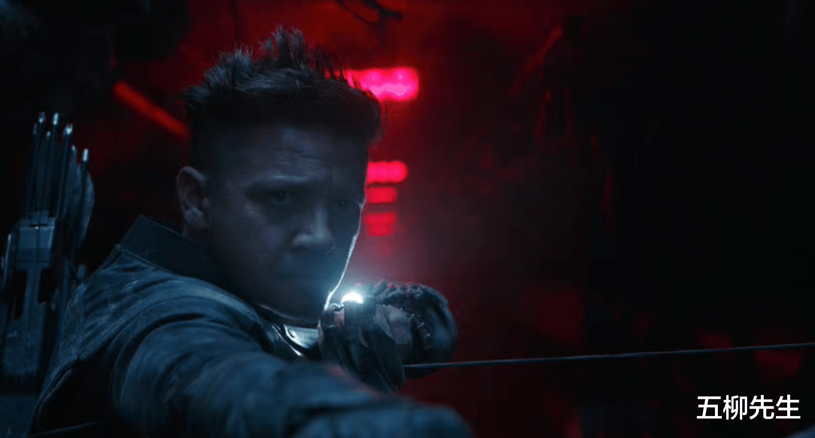 萧亚轩|《鹰眼》开播，故事略显俗套动作戏惊艳，讲述第二代鹰眼崛起之路