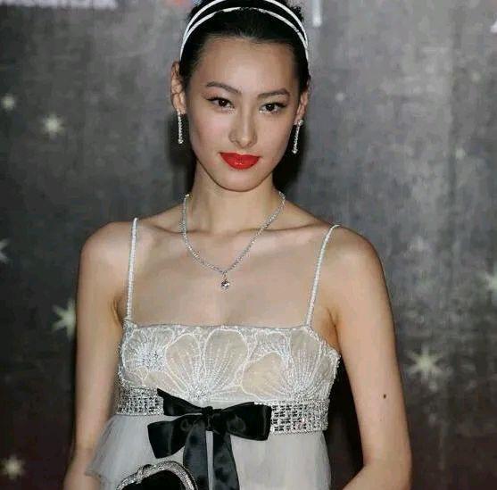 陈若仪|梁洛施素颜状态好？毛晓彤太好笑了？