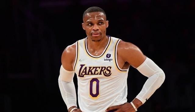 张倩育儿聊|47分22板12助!湖人三巨头首秀不足,失误数难控制,威少又是短板