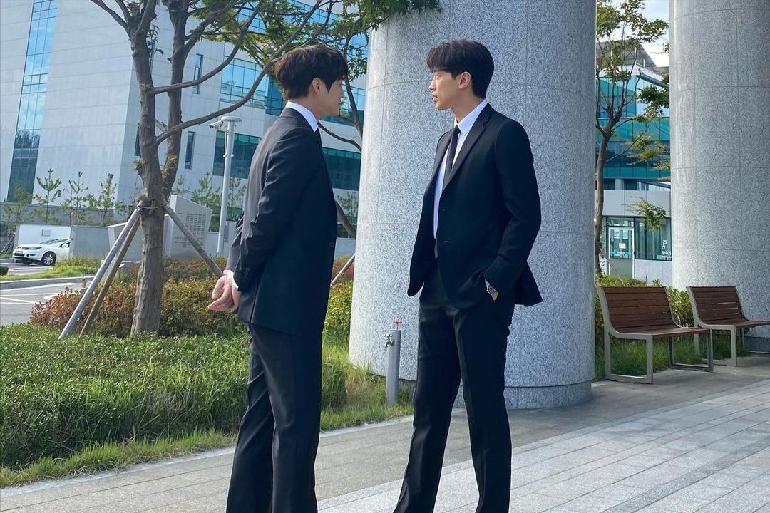 颖儿|《ghost doctor》公开新预告：rain画风搞笑，金汎发型很乖巧