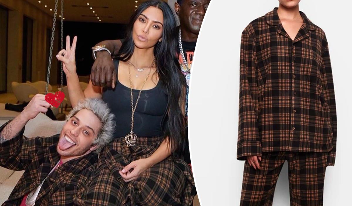 金·卡戴珊|金·卡戴珊为戴维森庆28岁生日,穿配套家居服拍照,关系亲密