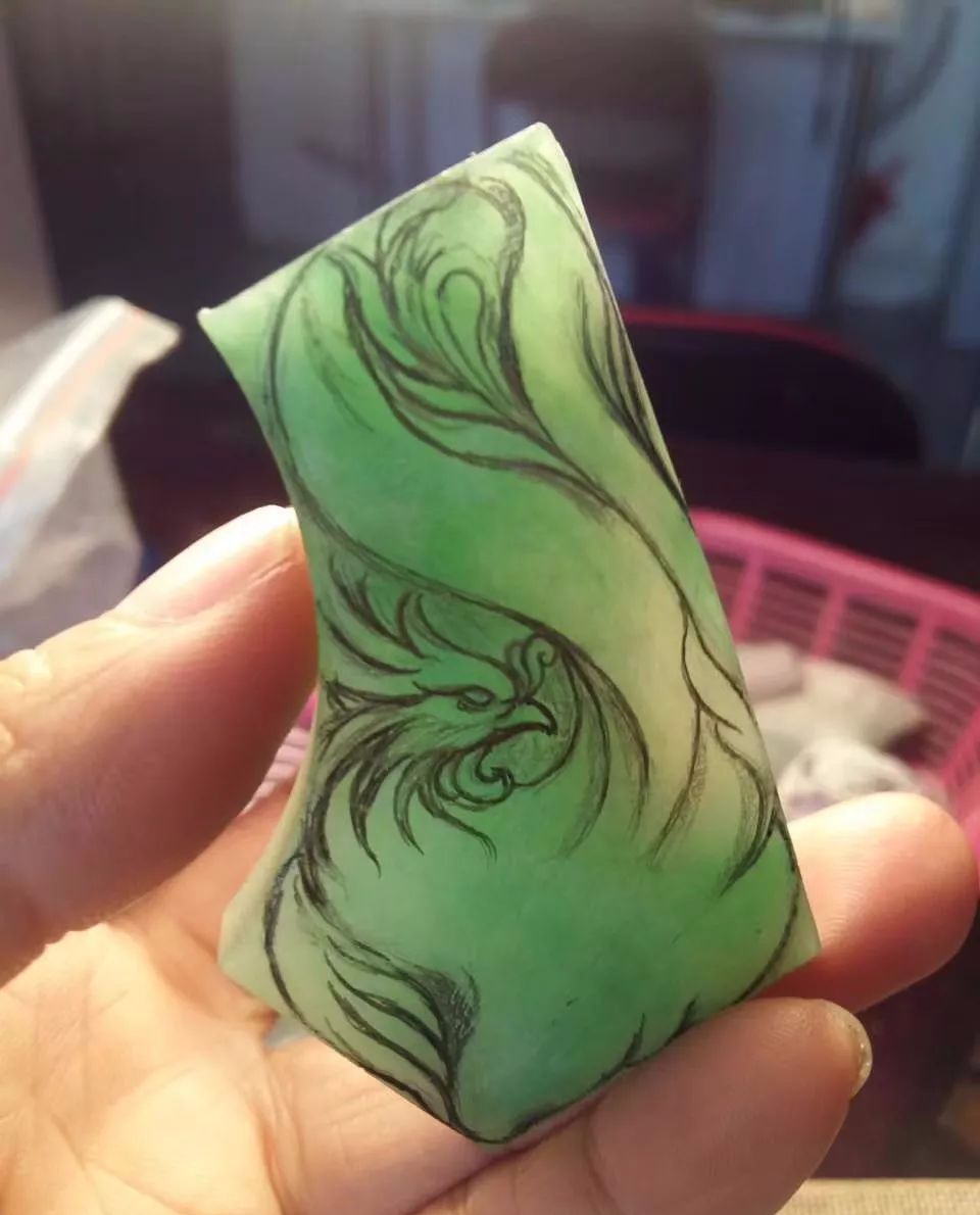 翡翠|来瞧瞧切剩下的翡翠边角料，整好了超乎你的想象