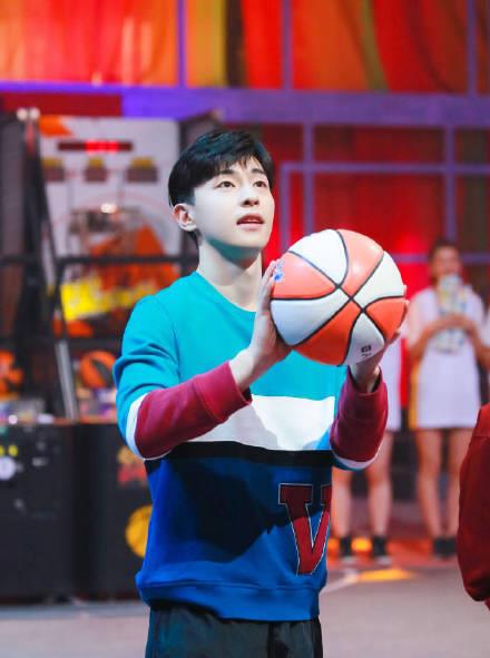 孙俪|八卦小则：张予曦，邓伦，吴磊，黄旭熙，张小斐，王一博，李艺彤