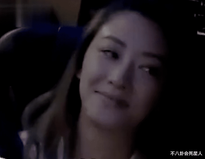 |有女人的地方就有战争！女明星当众开撕，比村口大妈扯头发还精彩