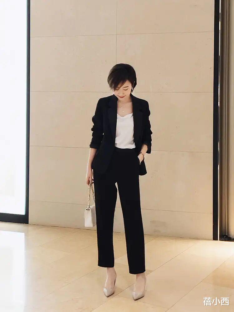 信息安全|秋季职场穿搭如何穿出高级感?衬衫、西装、半身裙搭配给你灵感