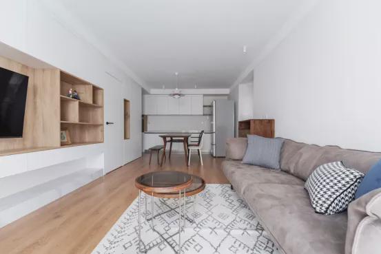 80㎡日式户型，玄关、电视墙等亮点多多，快来围观小夫妻居家之道