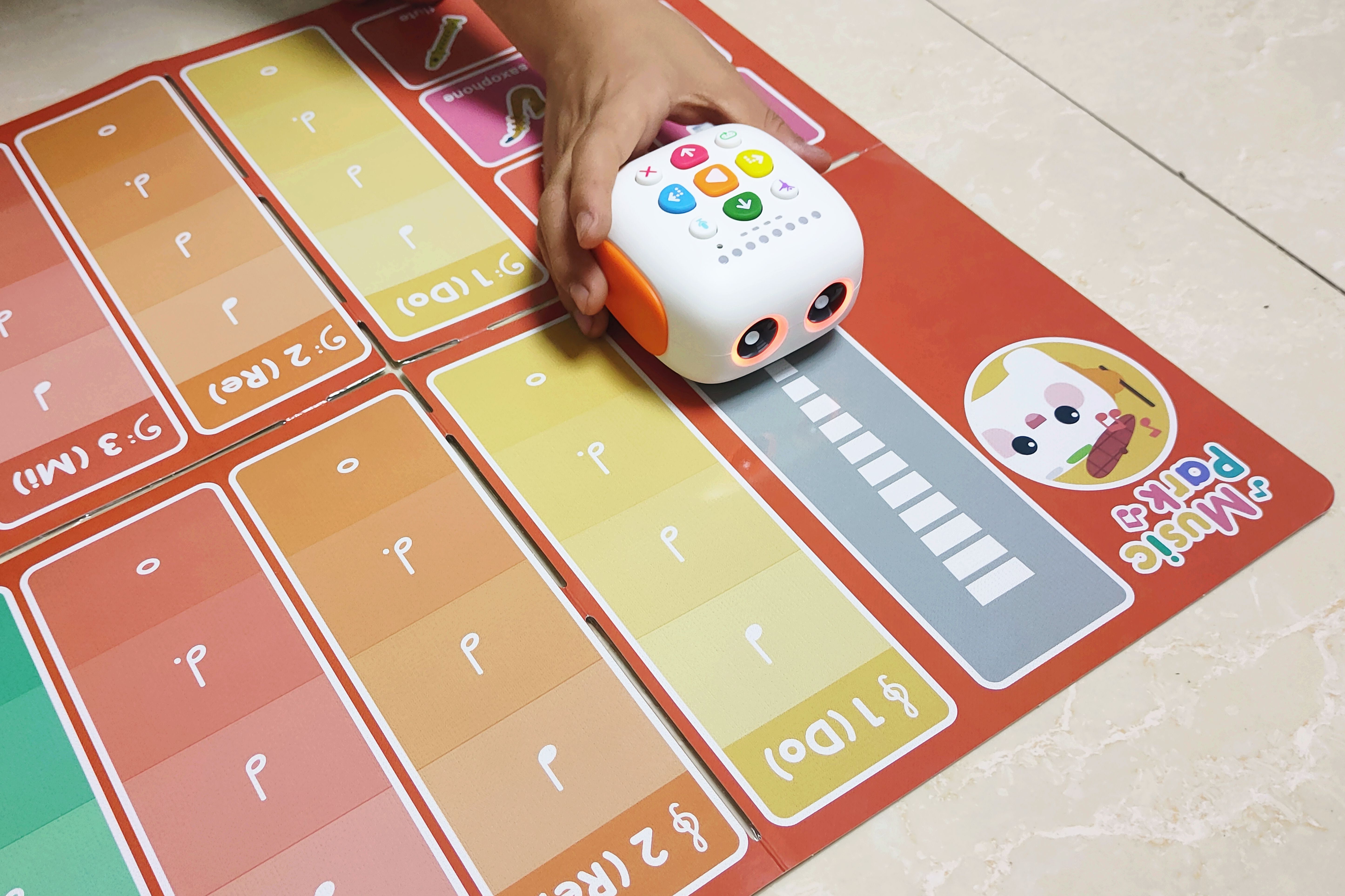 英特尔|启蒙孩子的逻辑思维能力，这款机器人可以帮你—玛塔小Q编程机器人测评体验