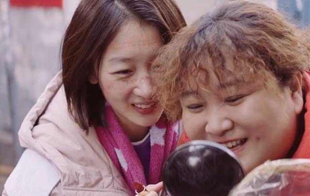 张艺上|贾玲新片上映4天,斩获5亿票房,豆瓣口碑却高糊预警了,大片差评