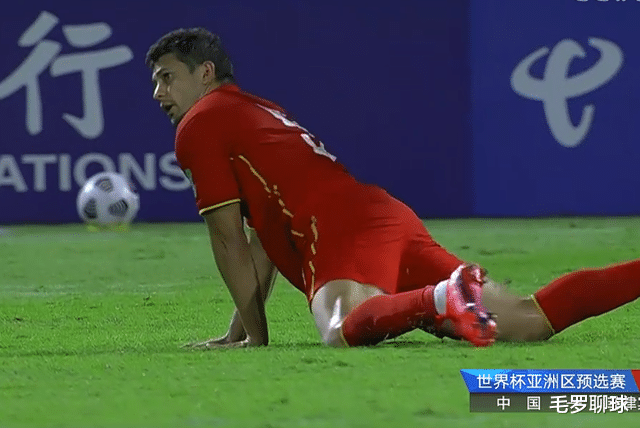 菲律宾队|大冷门！国足半场0-0毫无威胁，颜骏凌重大失误，菲律宾险1-0领先