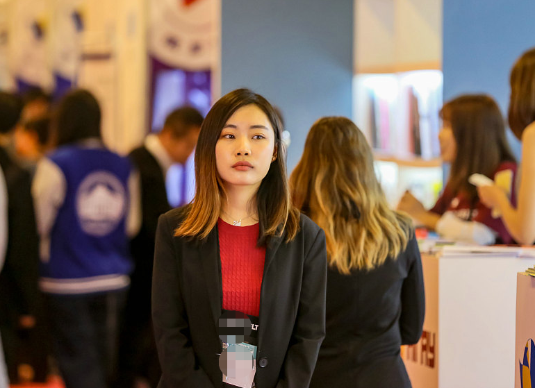 留学生|留学生不再是香饽饽？部分学生学历不予认证，网友：早该如此