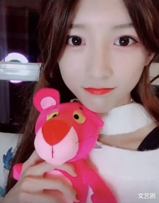 艾比|网红艾比决定变性,发文透露已经开始绝食,称吃完药肚子难受