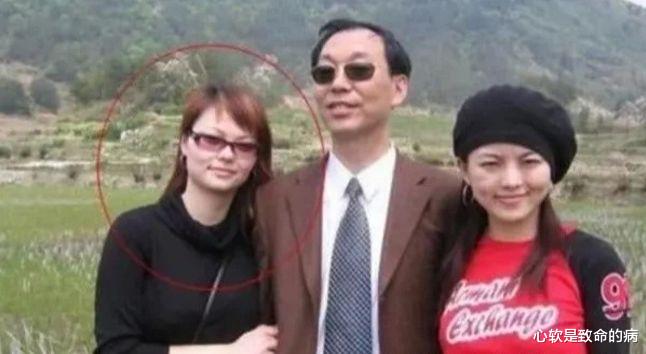 李湘|同父母同长相，不同的命，李湘成富婆，妹妹李玲走了不一样的路