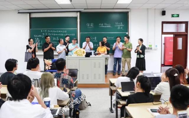 复旦大学|哲学怪才王德峰离开复旦了：再也无人敢在课堂抽烟，他的传说永恒