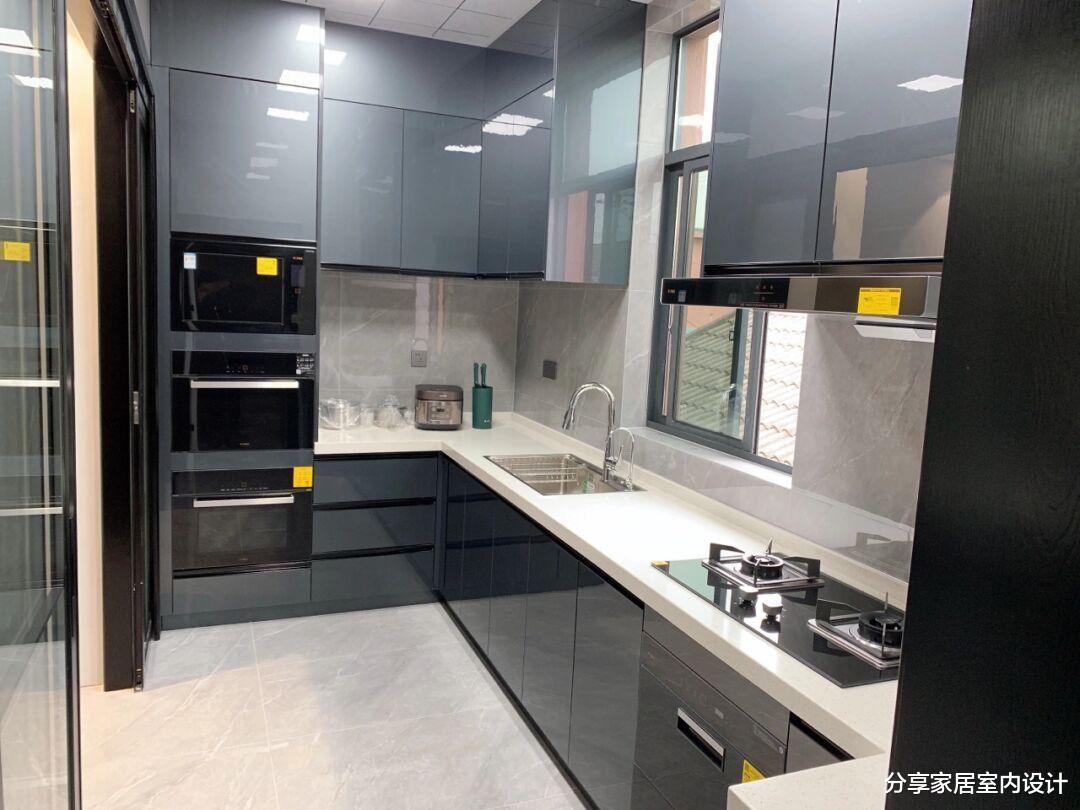 一边带孩子一边忙着装修,效果还不错,网购的家具进场很满意!