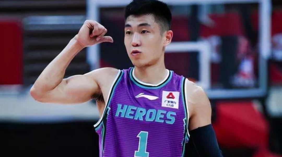 小翔很忙|郭艾伦三节打卡下班暴砍26分，高诗岩5分钟得10分，无奈球队落败