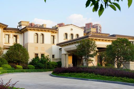 小菜鸟飞啊飞 中国国画院20套违建别墅被没收！具体是怎么回事？