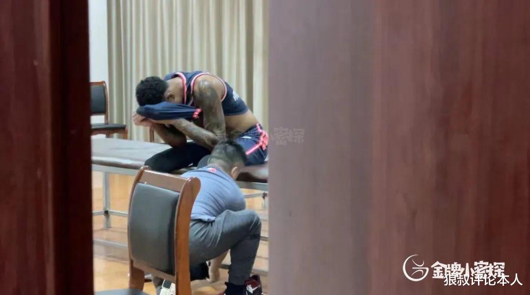 馬尚|馬尚受傷！返回更衣室痛哭落淚，朱芳雨深夜陪同，杜鋒徹夜難眠