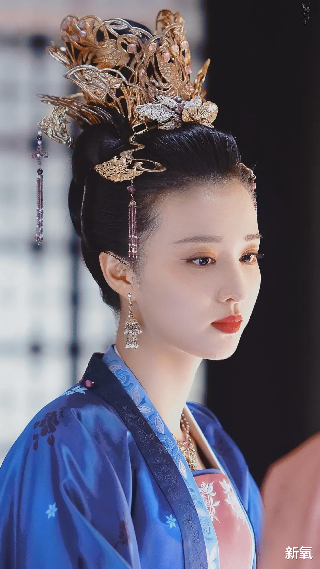 关之琳|长得一模一样，为什么一个被说是小花颜巅一个被骂是东南亚土脸？