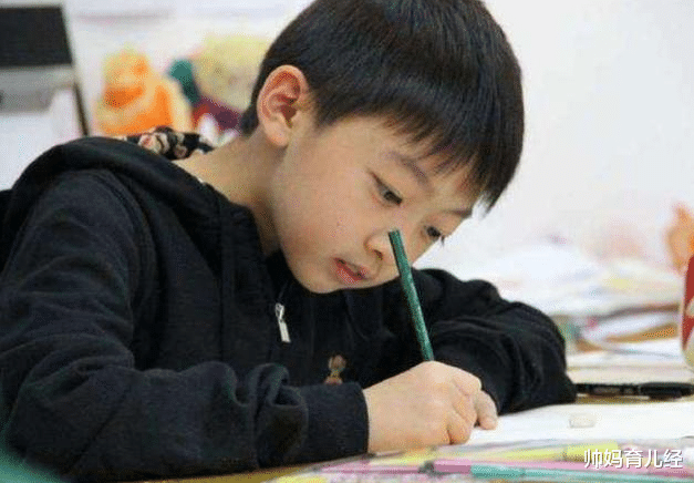 帅妈育儿经|“假聪明”的孩子有3个特征，家长不易察觉，还会夸赞孩子做得好