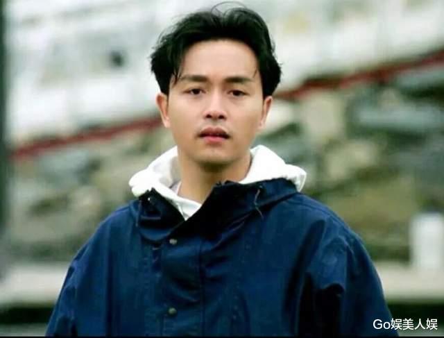 爱国|10位香港爱国明星，有的想要内地身份证，有的曾将国旗披在身上