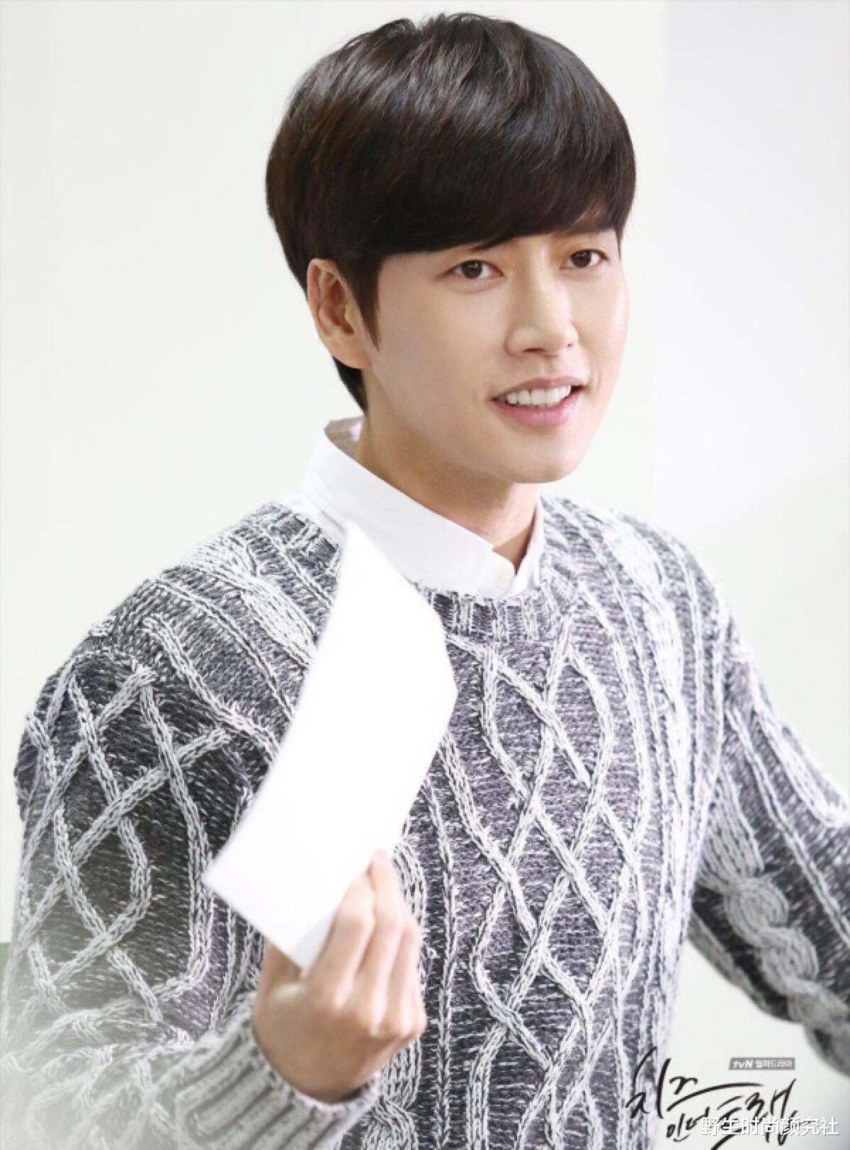 朴海镇|人可能“糊”了，但颜值还没“糊”