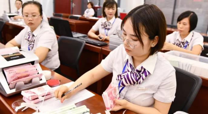 大学生|中国银行秋招1万人，专业不限往届生也可报名，每人可报4个志愿