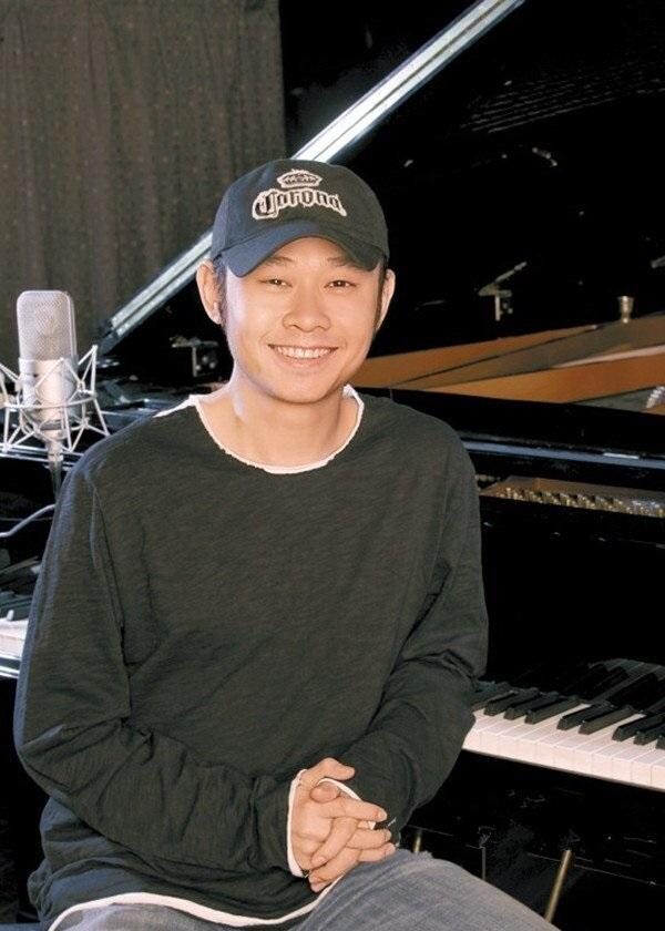 刀郎|从家喻户晓到销声匿迹，刀郎得罪了谁？他的消失扯下了娱圈遮羞布