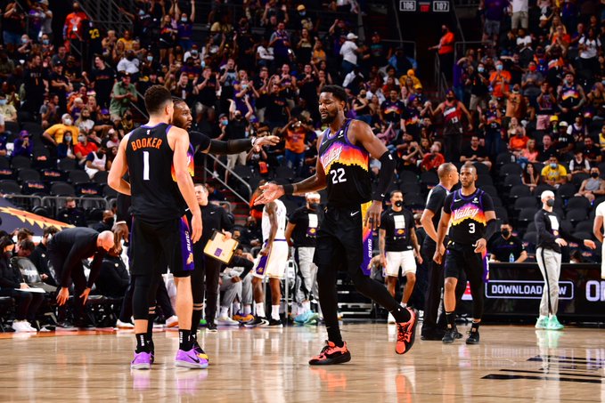 湖人队|热议湖人输G1！苏群+名嘴点出致命大患，老詹拒评保罗危险伤人动作！