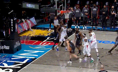 詹姆斯·哈登|最后時(shí)刻！哈登送神級(jí)長傳！歐文露出崇拜笑：原來大師就在這里