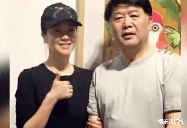 左小青|44岁左小青官宣离婚，10年婚姻路走到尽头，登《姐姐》舞台再次乘风破浪