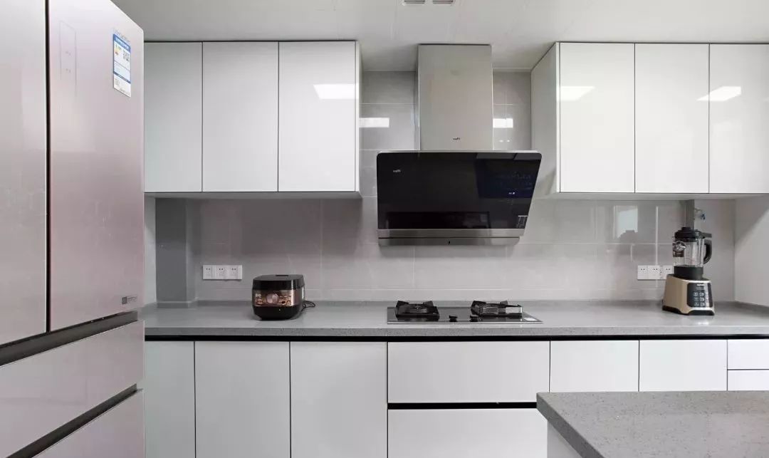 八老师给力设计：190㎡现代简约大户型设计，简洁大气现代美感！