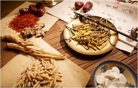 土家九妹|60岁大妈天天吃花生，被查出脑梗，医生叹息：幸好送来及时，要不小命不保