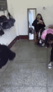 咸蛋的小姐|“家里安排的相亲女友，说是32岁了！”网友：你确定不是18？