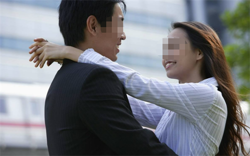 安徽老板找了个漂亮女友,不料女方是海王:开房记录数不过来?