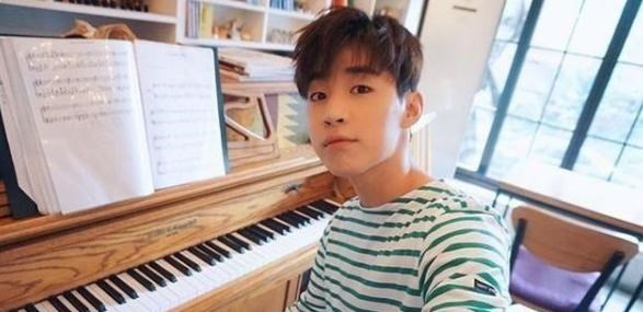 阳光语言矫正说|晒晒刘宪华在加拿大的豪宅，全屋三层复式设计，院子还有3个车库