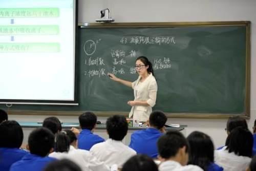 教师|教育部推行5+2之后，小学教师不香了，另一种教师迎来热潮