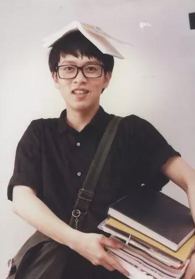 |天才歌手车祸离世，娱乐圈悲痛不已