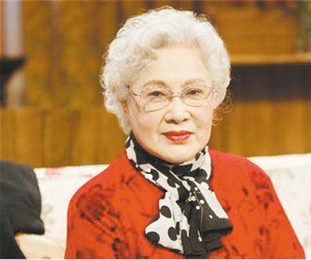 秦怡|1966年秦怡被诊断为肠癌，面对出轨的丈夫苦笑：为了孩子